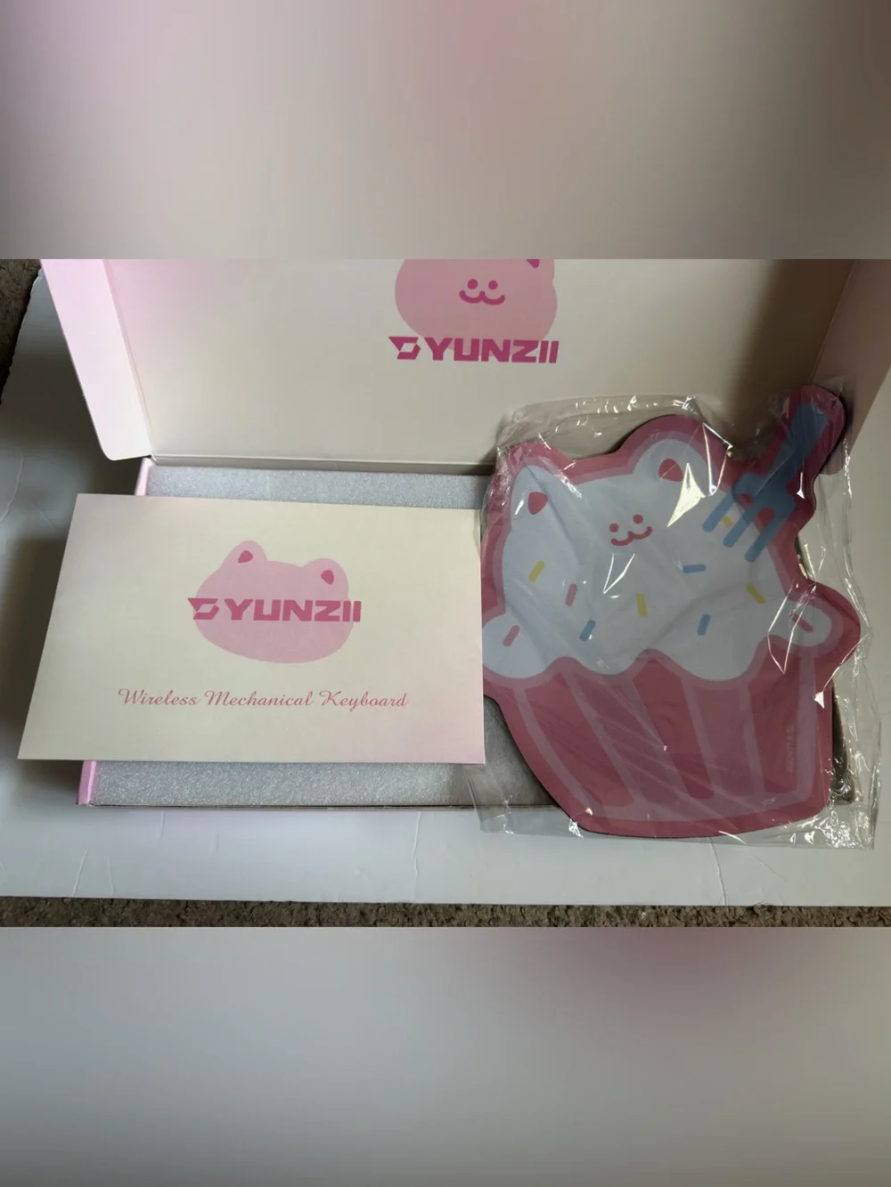 Yunzii C98 Beige Pastel Keyboard Cake Cat Wireless Mechanical Candy Switches